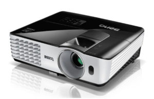 Večnamenski_projektor_BenQ_MH680_DLP_0