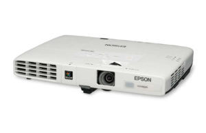 Večnamenski_projektor_Epson_EB-1761W_LCD_0