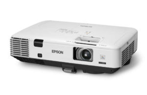Večnamenski_projektor_Epson_EB-1945W_LCD_0