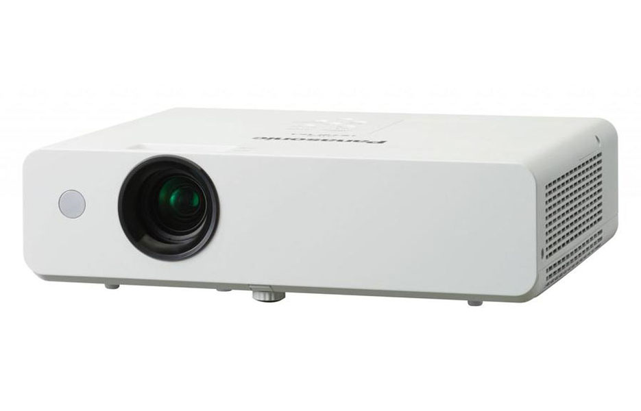 Večnamenski_projektor_Panasonic_PT-LB330E_LCD_2 Večnamenski_projektor_Panasonic_PT-LB330E_LCD_2