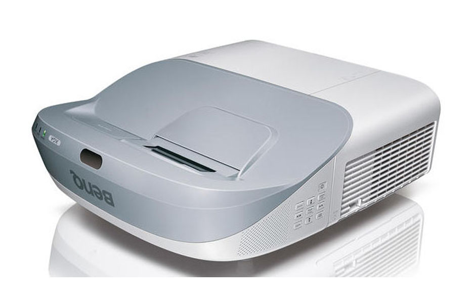 Projektor_za_kratke_razdalje_BenQ_MX882UST_+_BenQ_PW20U_DLP_0