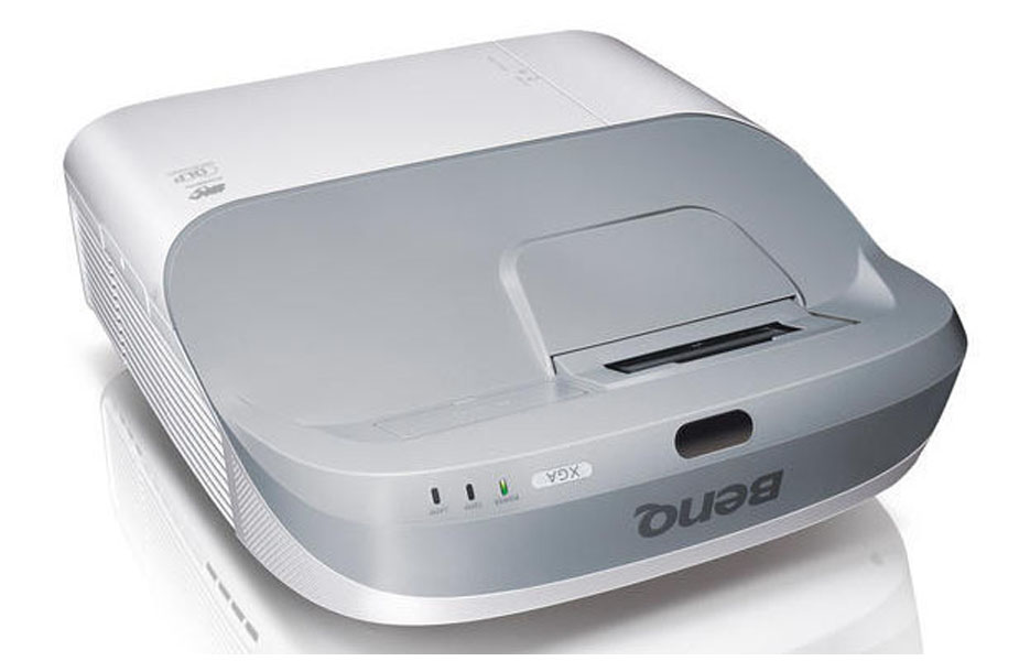 Projektor_za_kratke_razdalje_BenQ_MX882UST_+_BenQ_PW20U_DLP_2