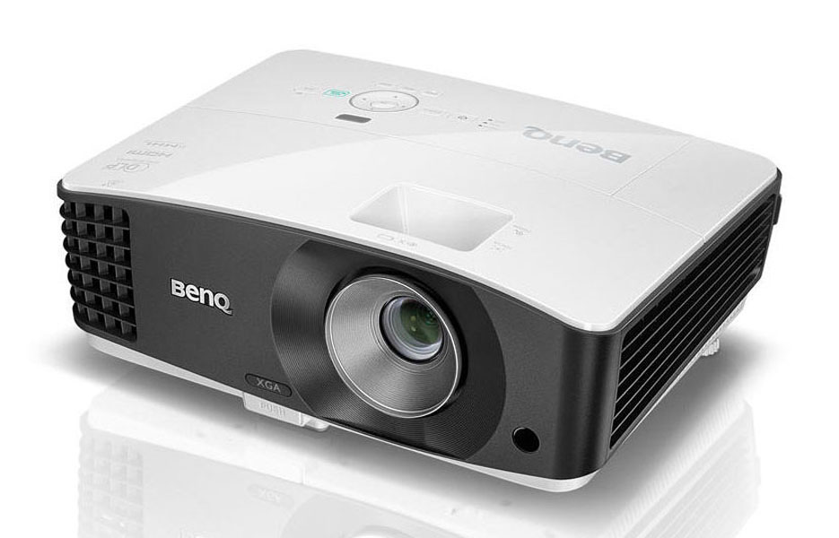 Večnamenski_projektor_BenQ_MX704_+_QCast_QP01_DLP_0 Večnamenski_projektor_BenQ_MX704_+_QCast_QP01_DLP_0