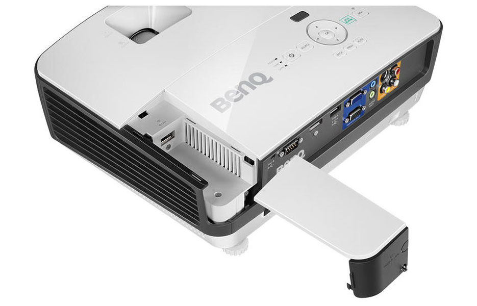 Večnamenski_projektor_BenQ_MX704_+_QCast_QP01_DLP_11 Večnamenski_projektor_BenQ_MX704_+_QCast_QP01_DLP_11
